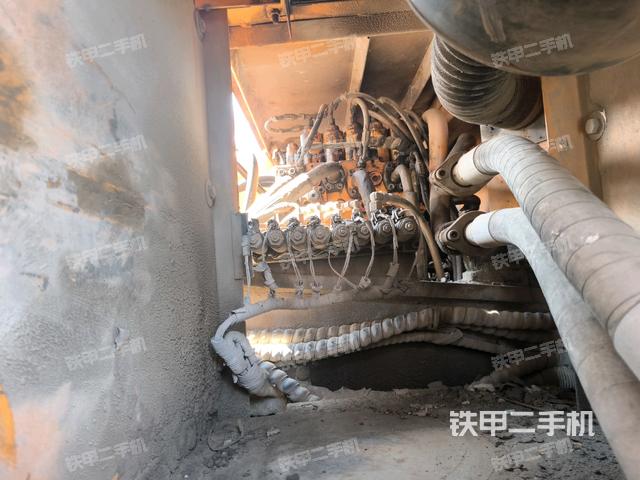 液壓泵斜45?右（大件艙室）