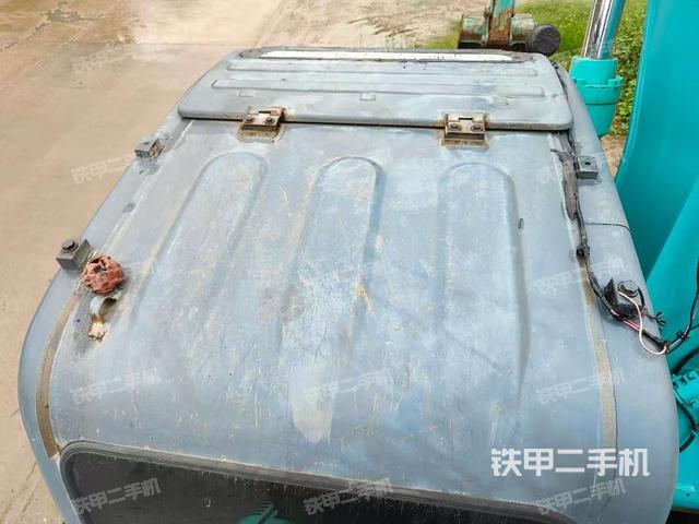 驾驶室顶部（整机外观）