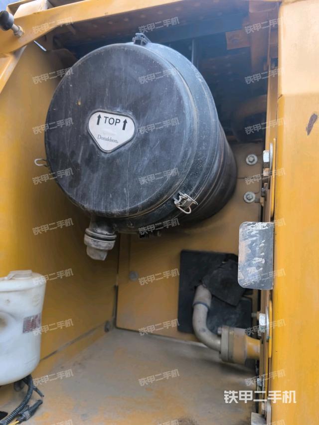 液壓泵斜45?左（大件艙室）