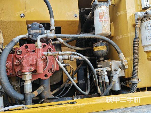 液壓泵斜45?左（大件艙室）