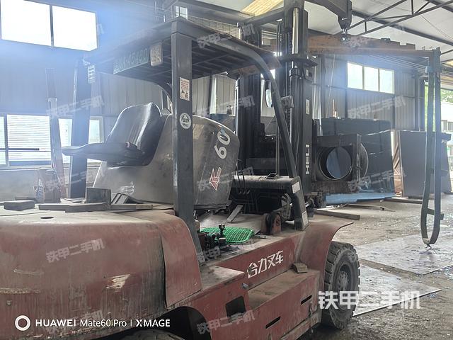 整机右后45°（设备外观及核心部件）