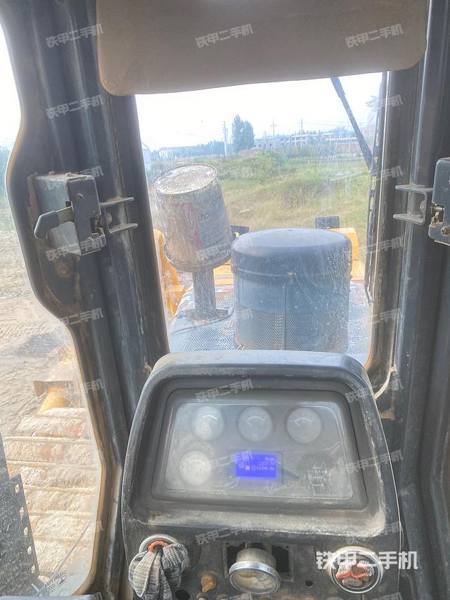 驾驶室操作台（设备外观及核心部件）