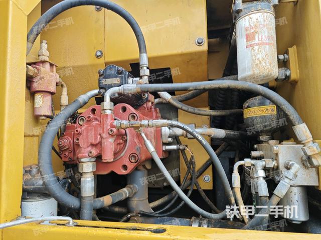 液壓泵斜45?右（大件艙室）