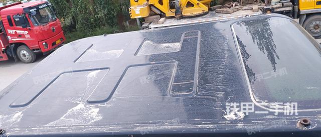 驾驶室顶部（整机外观）