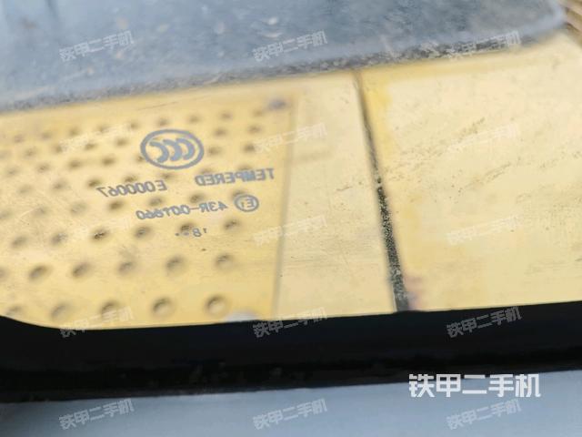 后窗玻璃角標（駕駛室部分）