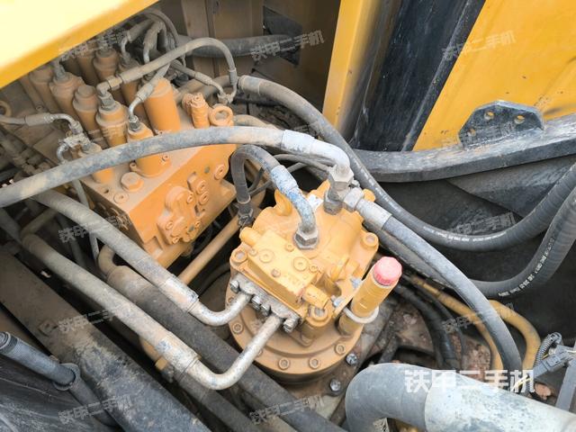 中央回轉(zhuǎn)接頭特寫（上車部件）