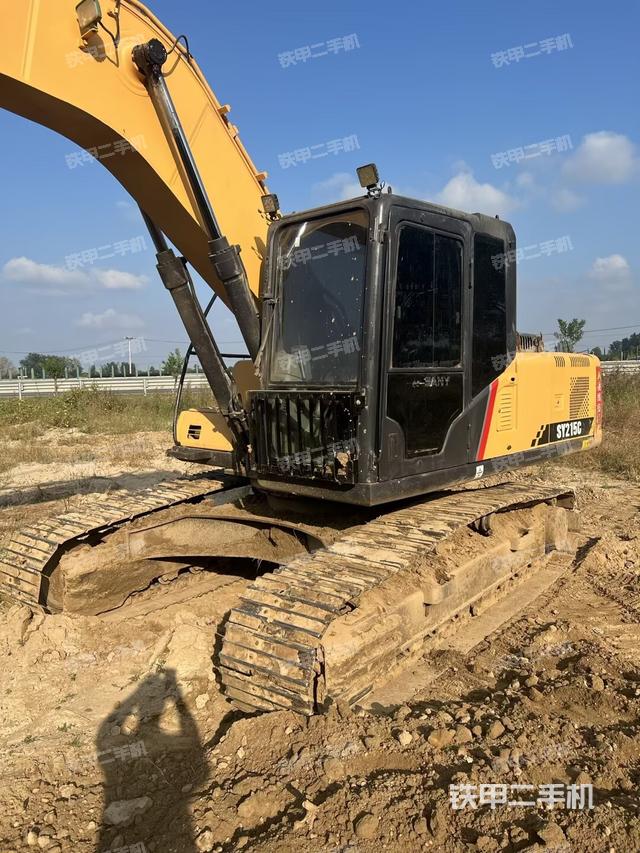 驾驶室顶部（整机外观）