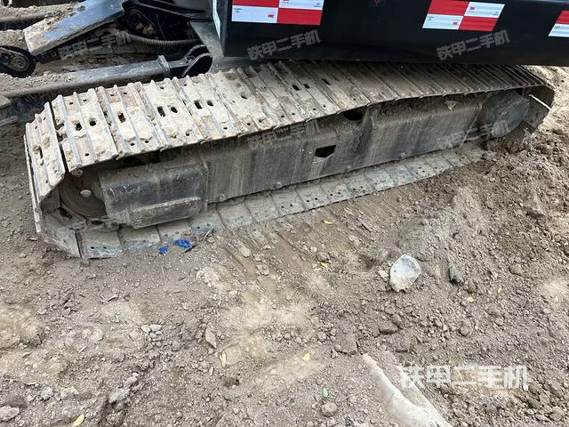 單側(cè)履帶整體（整機(jī)外觀）