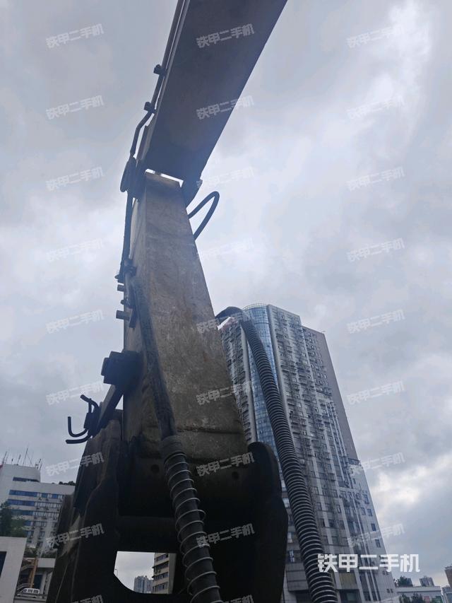 小臂整体左后（工作和回转装置）