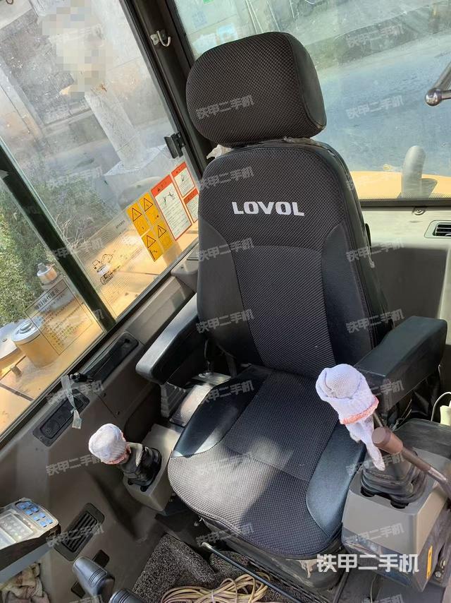 駕駛室整體（整機(jī)外觀）