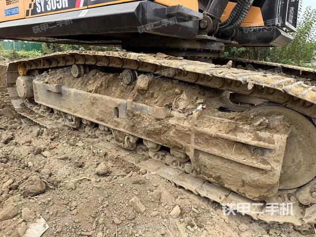 單側(cè)履帶整體（整機(jī)外觀）