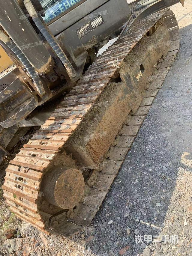 單側(cè)履帶整體（整機(jī)外觀）