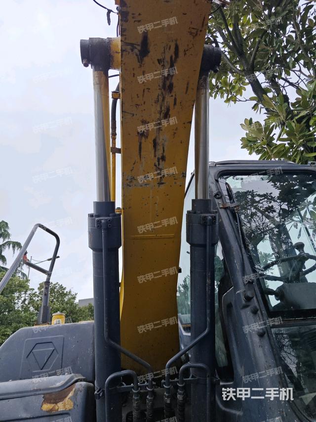 大臂油缸整體?豎拍（工作和回轉(zhuǎn)裝置）