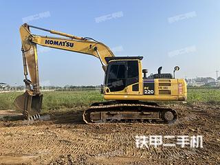 小松PC220-8M0挖掘机实拍图片