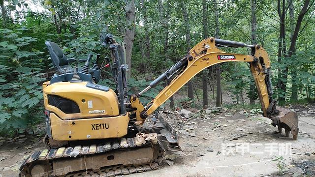 回转马达和主控阀（整机外观）