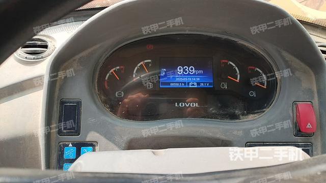 驾驶室操作台(整机外观及大件) 驾驶室操作台(整机外观及大件)