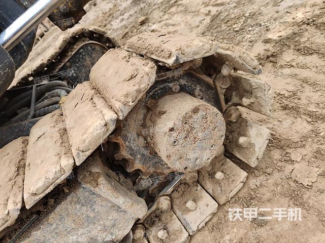 單側(cè)履帶整體（整機(jī)外觀）