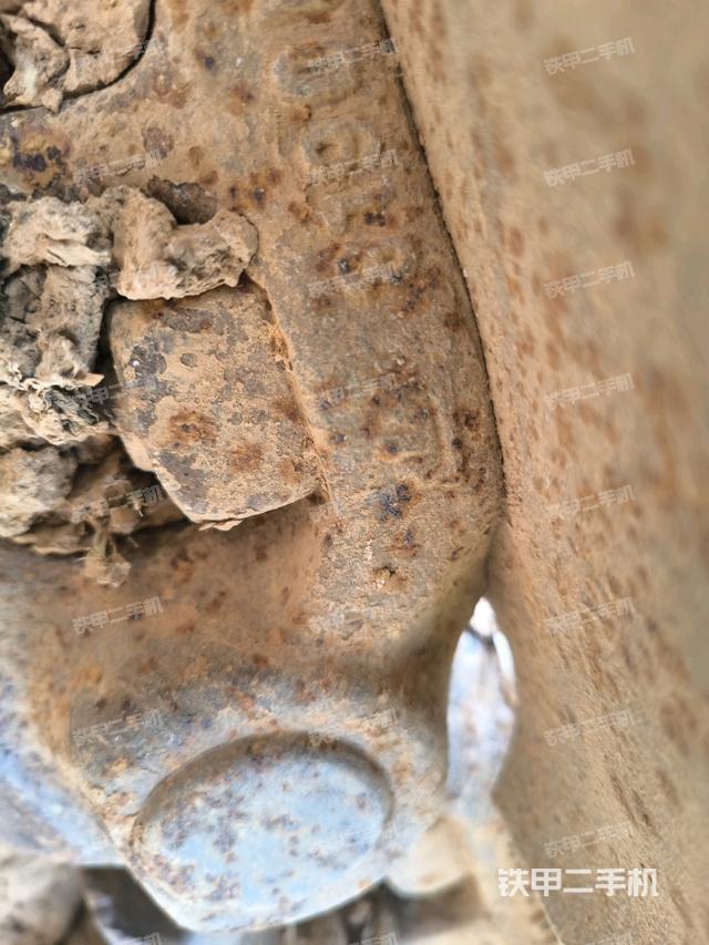 右側(cè)行走馬達(dá)蓋板（行走機構(gòu)）