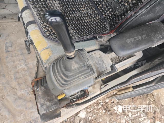 座椅左侧控制台/音响/含左手柄（驾驶室部分）