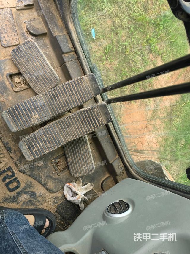 駕駛室左前45度（駕駛室部分）