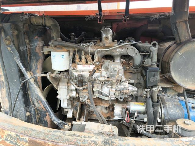 液壓泵艙室正面整體（整機(jī)外觀）