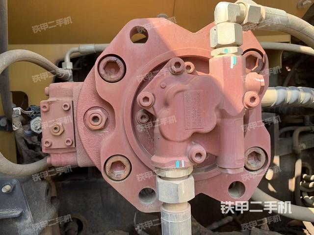 液壓泵艙室正面整體（整機(jī)外觀）