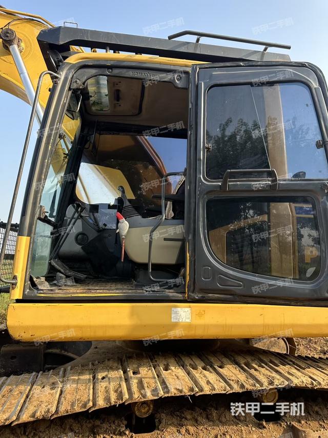 駕駛室整體（整機(jī)外觀）