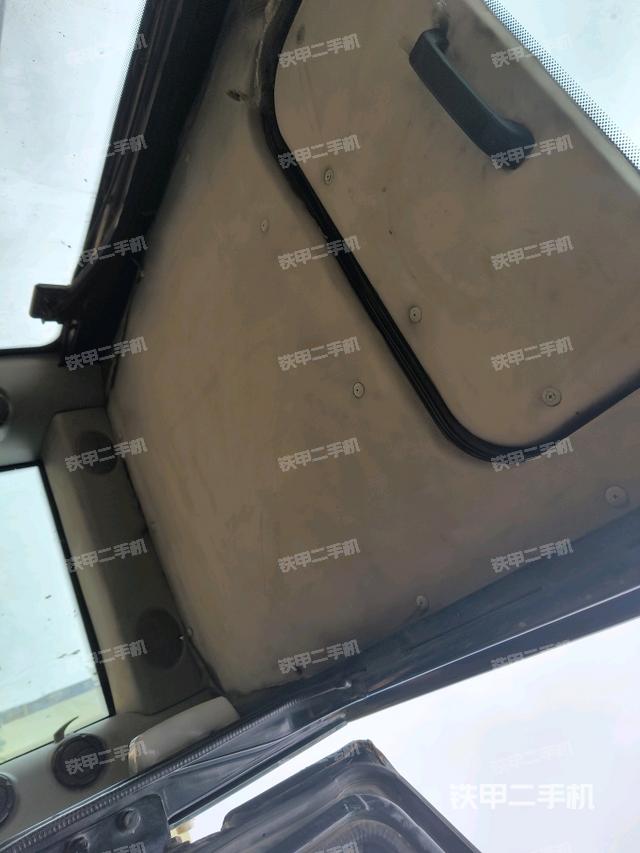 右側(cè)玻璃角標(biāo)（駕駛室部分）