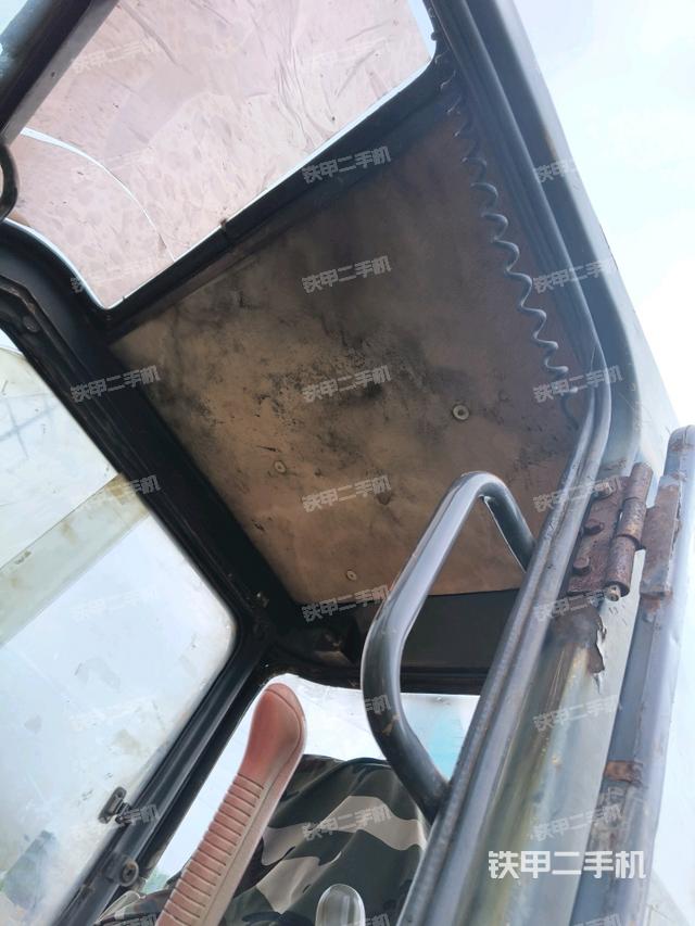 駕駛室頂部（整機(jī)外觀）