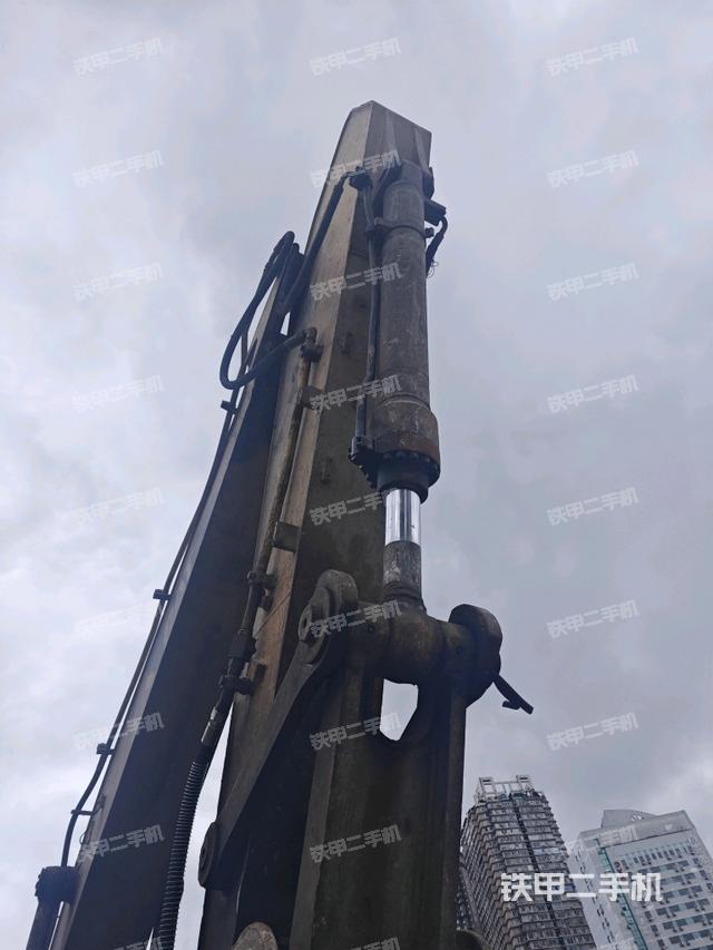 小臂整体右前（工作和回转装置）