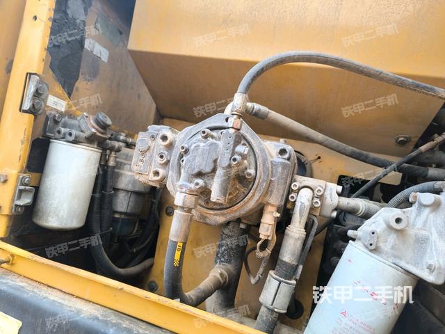 液壓泵斜45?右（大件艙室）