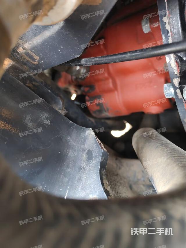 液壓泵艙室正面整體（整機(jī)外觀）