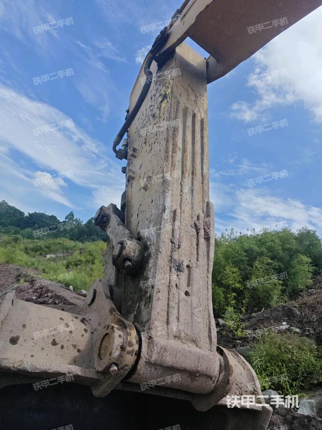 小臂整体左后（工作和回转装置）