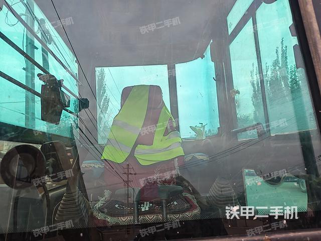 驾驶室整体（整机外观）