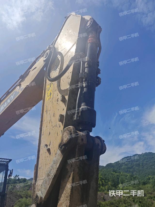 小臂整体右前（工作和回转装置）