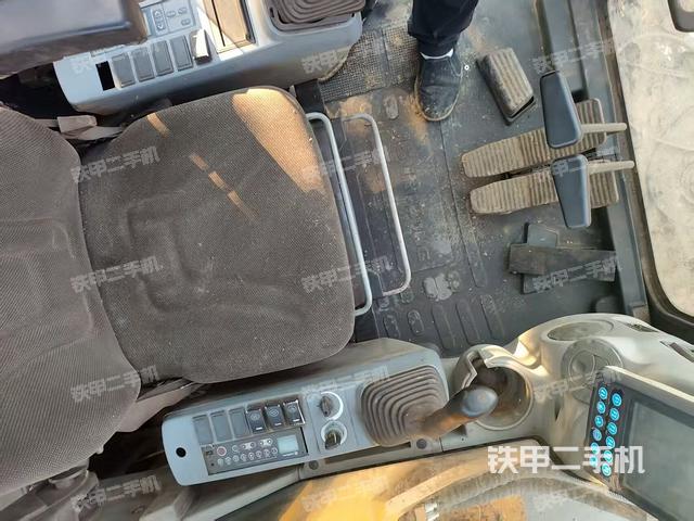 驾驶室整体（整机外观）