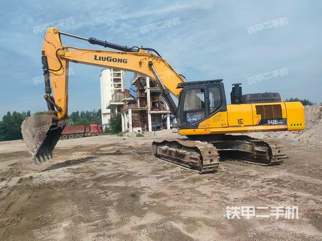 驾驶室顶部（整机外观）