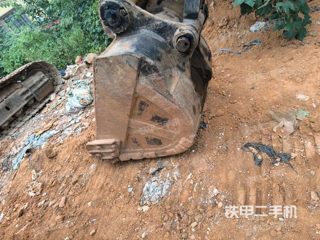 大臂油缸整體?豎拍（工作和回轉(zhuǎn)裝置）