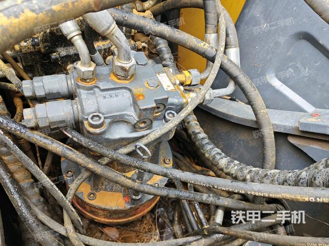 回轉(zhuǎn)馬達（上車部件）