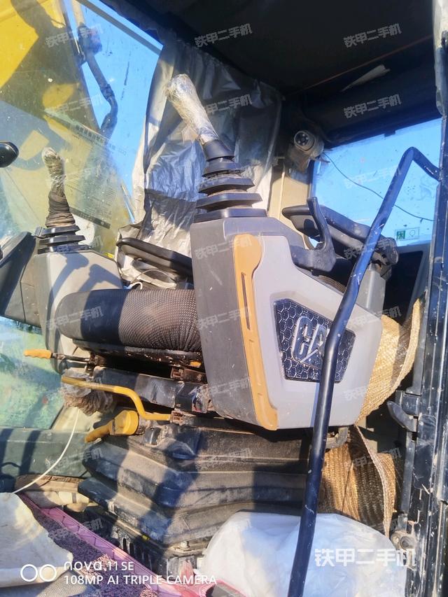 右侧玻璃角标（驾驶室部分）