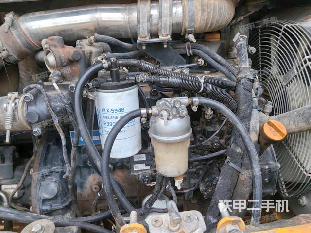 發(fā)動(dòng)機(jī)室（上車部件）