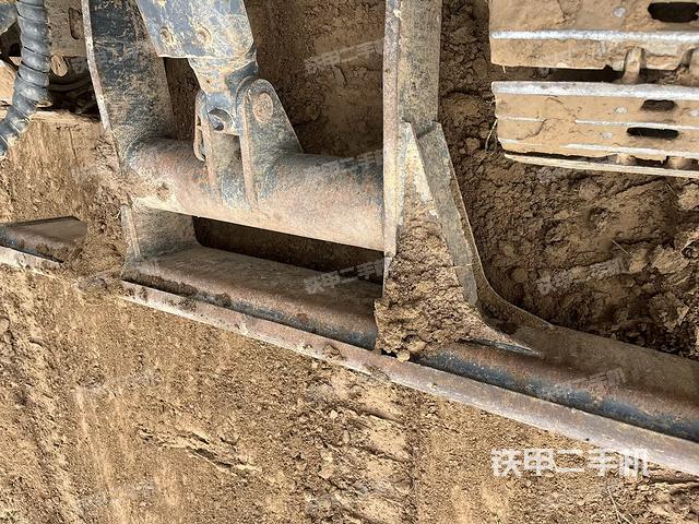 回轉(zhuǎn)馬達(dá)和主控閥（整機(jī)外觀）