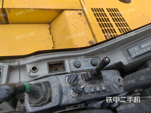 座椅左側(cè)控制臺(tái)/音響/含左手柄（駕駛室部分）