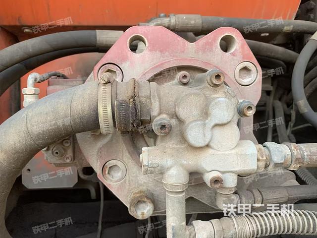 液壓泵艙室正面整體（整機(jī)外觀）