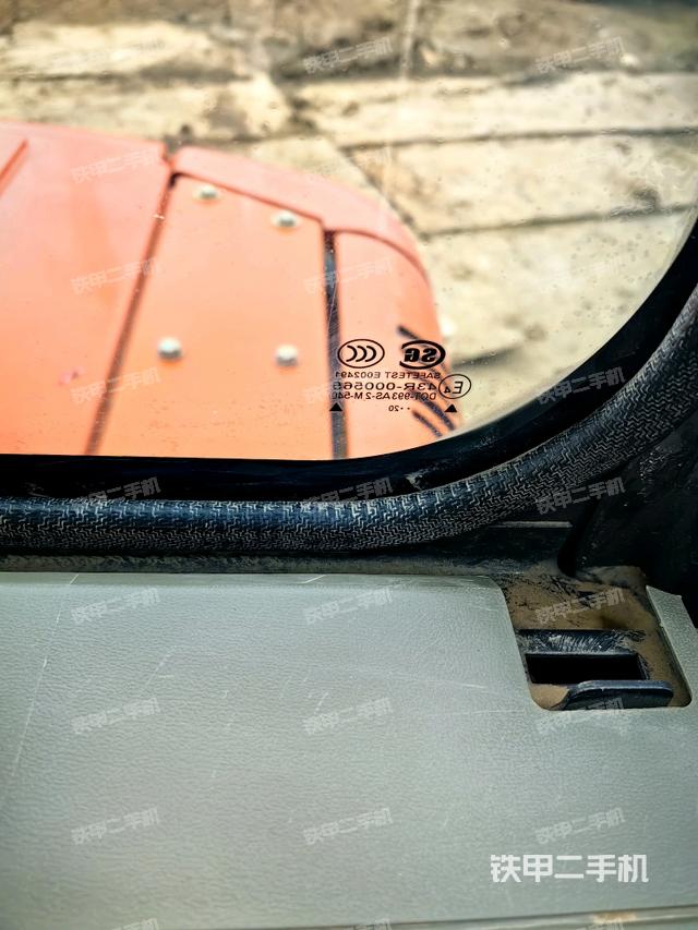 后窗玻璃角標(biāo)（駕駛室部分）