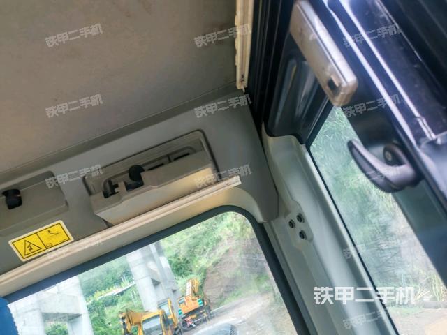 駕駛室正側(cè)（駕駛室部分）