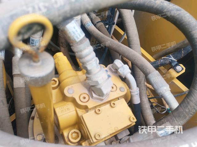 回轉(zhuǎn)馬達（上車部件）