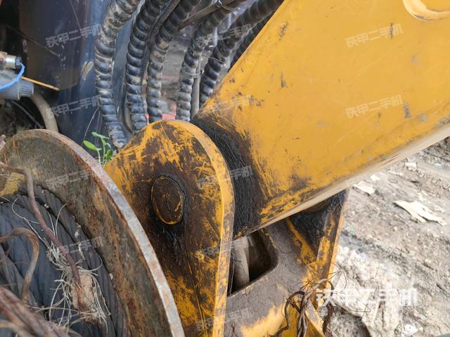 大臂根部?斜（工作和回轉(zhuǎn)裝置）