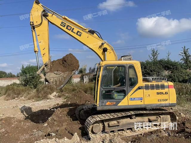 驾驶室顶部（整机外观）