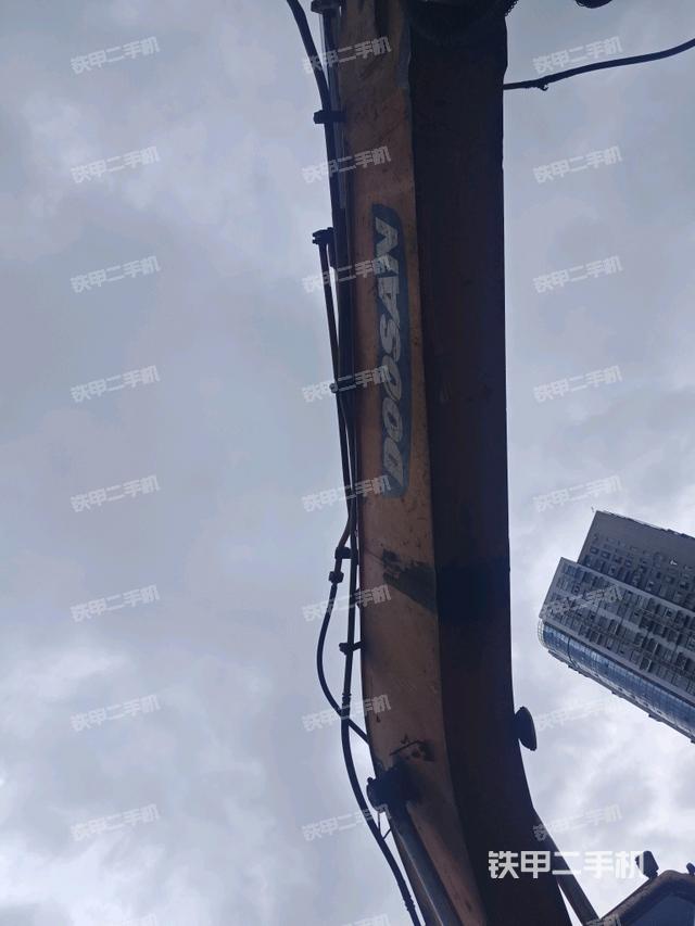 大臂整体 右侧（工作和回转装置）